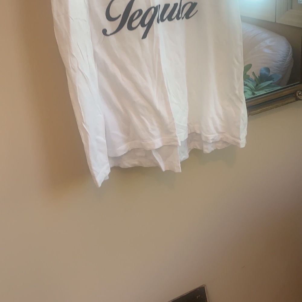 NWOT TOP - Picture 3 of 4